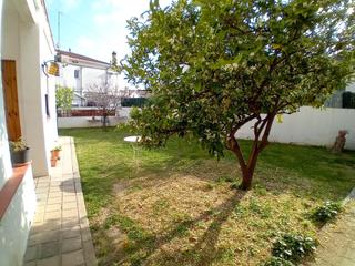 Chalet à Centre. Mataró, casa aislada en ciutat jardí.