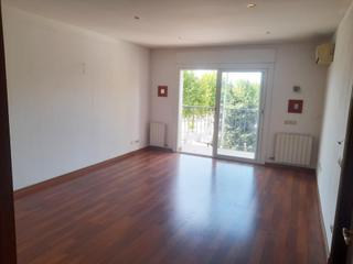 Location Appartement à Els Molins. Piso de 3 hab. con calefacción en el camí de la serra