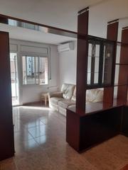 Alquiler Piso en La Bordeta. Piso de 4 hab. con balcón y aire acondicionado en la rambla bada