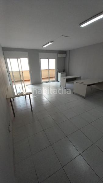 Foto 27f780dc-318d-4f2e-be15-d2dafdb7fc2f. Alquiler oficina despacho en el centro , cerca de la riera y del ayuntamiento en Mataró