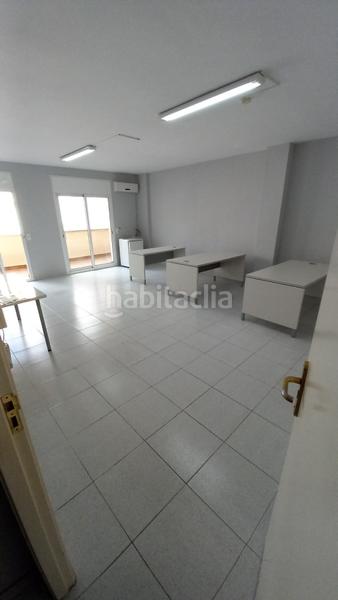 Foto 5df4897d-a847-46c4-8e65-fe6603e20da6. Alquiler oficina despacho en el centro , cerca de la riera y del ayuntamiento en Mataró