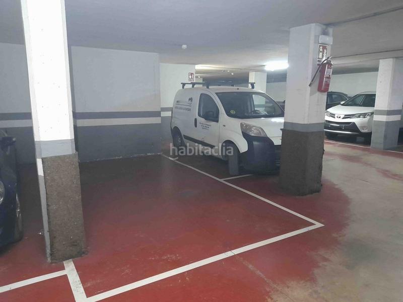 Foto d8b4da9d-8ace-4fad-bb13-86dcd6d54ef8. Alquiler parking coche plaza de parking en la zona del parc central en Mataró