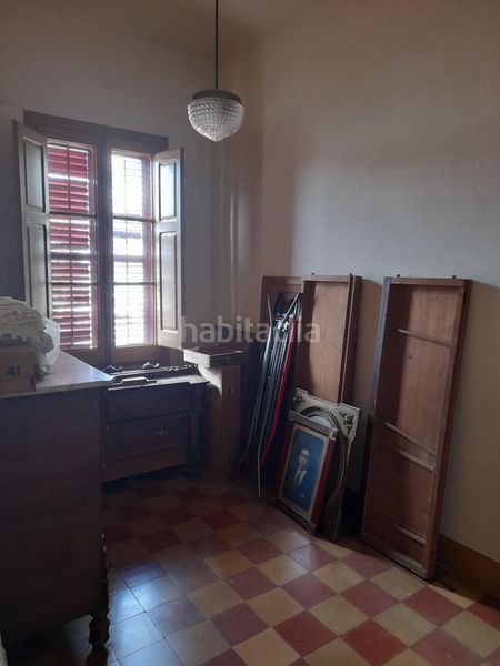 Foto 3cabbe35-f201-435a-b359-dbc1399c4189. Casa amb aparcament a Eixample Mataró