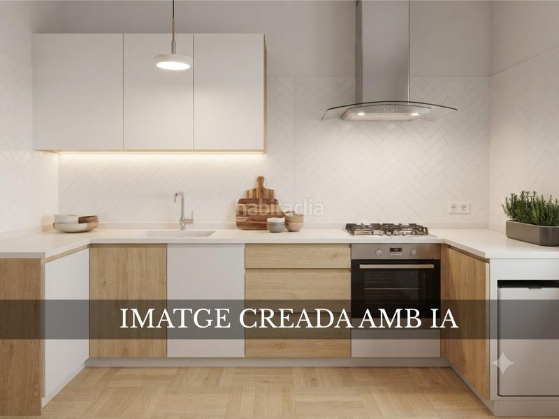 Foto b1d50001-37ca-4980-bbb5-3e913439e865. Casa amb aparcament a Eixample Mataró