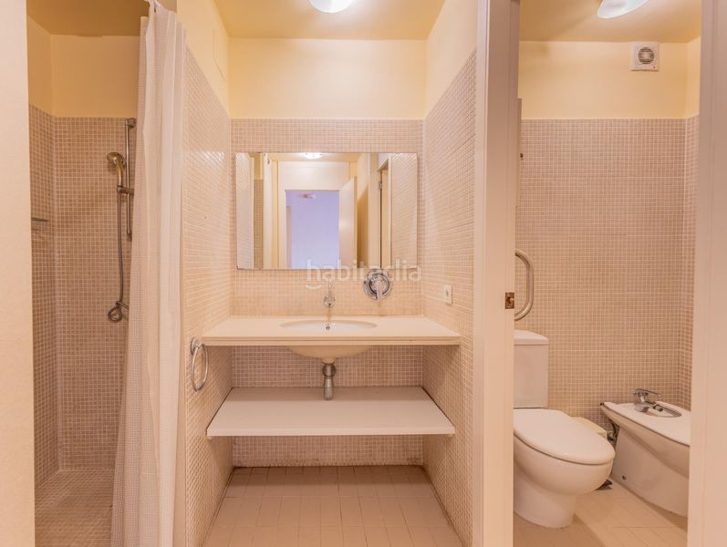 Foto a87bf114-6fc6-4987-af8e-f97f64a7ea84. Pis a Centre Mataró