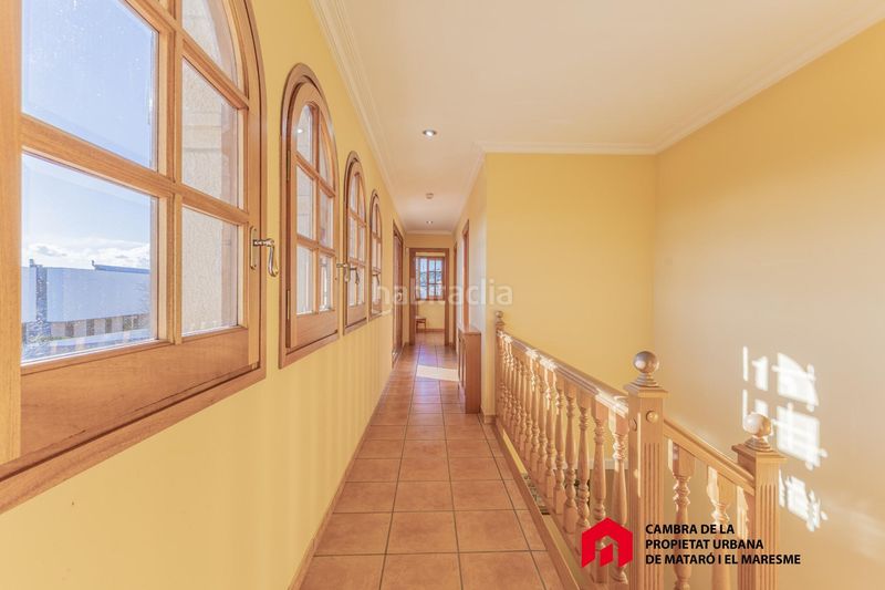 Foto 25988d03-48d9-4989-a3c4-7a63877e9dd0. Casa amb aparcament a Can Quirze Mataró