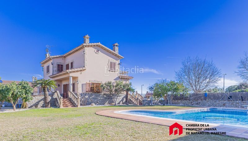 Foto 2cb46677-e69e-4d24-82af-e12bb0217b4f. Casa amb aparcament a Can Quirze Mataró