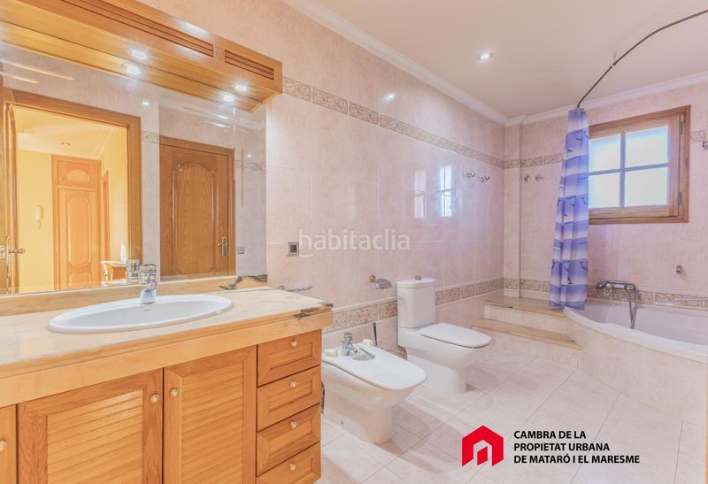 Foto 4effe75b-620e-4dea-b908-de9253920d3a. Casa amb aparcament a Can Quirze Mataró