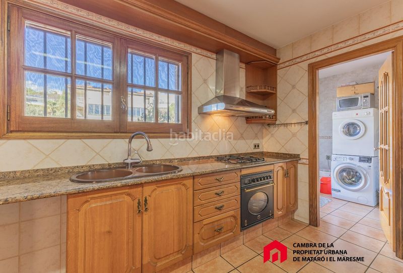 Foto 6bf44ebc-a646-463f-aaaf-25264db1360c. Casa amb aparcament a Can Quirze Mataró