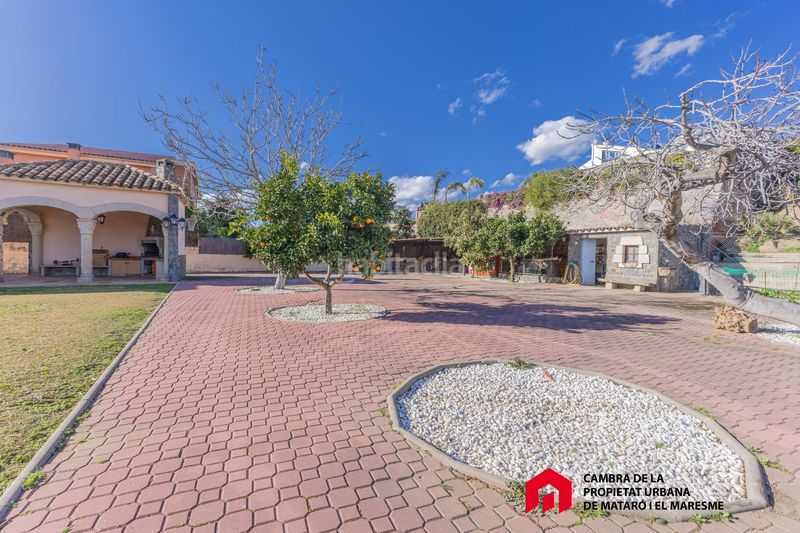 Foto 71cac60b-e7e0-481d-b4b6-42509a2f056a. Casa amb aparcament a Can Quirze Mataró