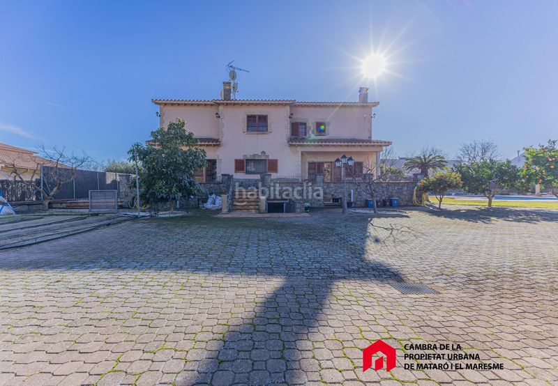 Foto 846b4bf6-d352-40d4-8946-b257f6683f95. Casa amb aparcament a Can Quirze Mataró