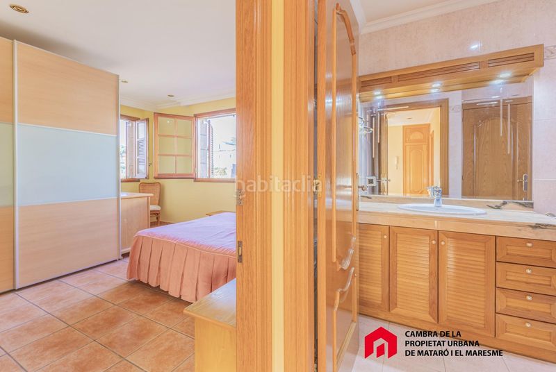 Foto f6179f2d-a3cc-4c87-9f67-3facacf08516. Casa amb aparcament a Can Quirze Mataró