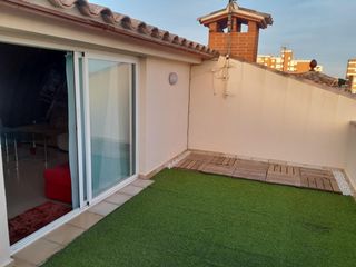 Miete Haus in Zona Alta. Magnífica casa familiar con grandes espacios, terraza y zona pol