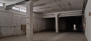 Rent Industrial building in Pla d'en Boet. Ubicación estratègica con despachos