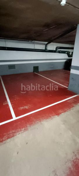 Foto 5e4d16d3-3be3-45db-903c-1f6c8c37b9e1. Aparcament cotxe a Centre Mataró