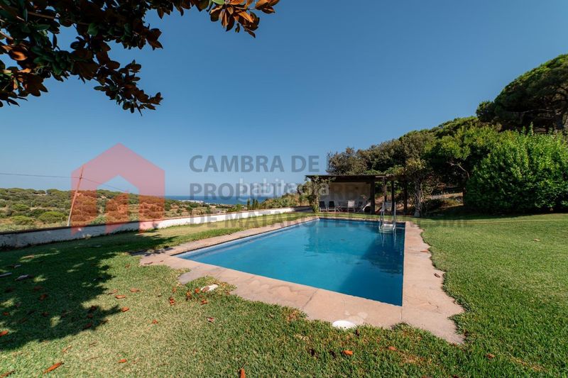 Foto 1e77ffdd-271a-44a4-aabf-586b31aeade9. Casa a Cinc Sènies Mataró