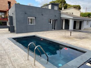 Location Maison à Lliçà d´Amunt. Casa en alquiler con jardín, piscina, y domótica