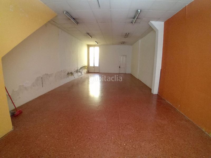 Foto b9117d59-a58d-45f5-b8af-9d52d0cbdea4. Local comercial a Eixample Mataró
