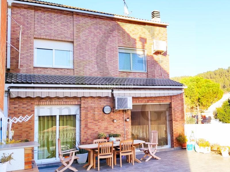 Foto f9f03668-49e0-4d90-9256-6c8d959fb1cf. Haus mit parking in Castellbell i el Vilar