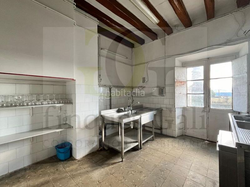 Foto 15c9fe52-82d1-48c5-bf94-e094c3b27b8d. Miete büro in Sallent