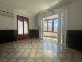 Pis  Calle marti i julia. Una joya única en manresa elegancia, historia y amplitud en un p