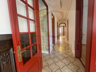 Pis  Calle marti i julia. Una joya única en manresa elegancia, historia y amplitud en un p