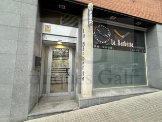 Lloguer Local Comercial  N/a. Manresa  barbería o peluquería en alquiler  listo para empezar t