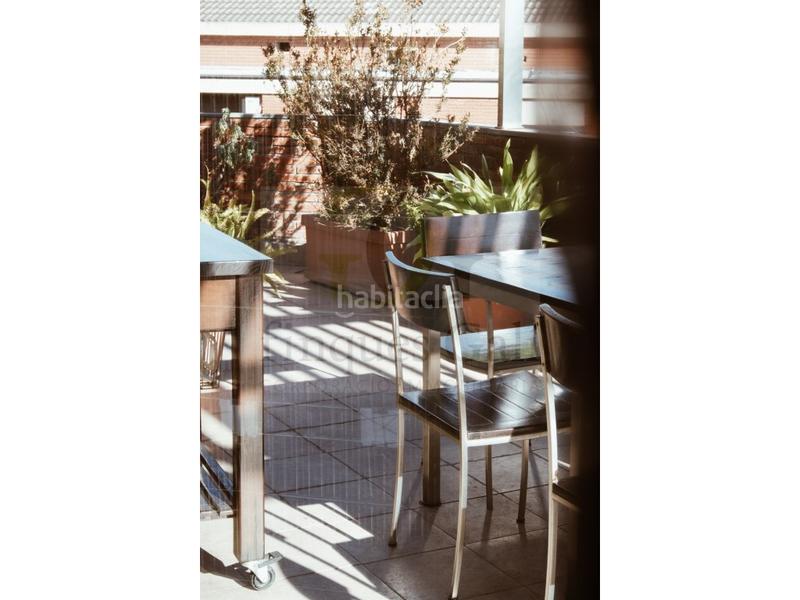 Foto 4abddcae-0943-4315-87f5-79c8e7b2fa8a. Dúplex exclusivo dúplex invertido en el centro con terraza de 90m, tres plazas de aparcamiento y tres trasteros. en Manresa
