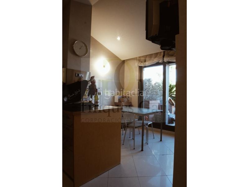 Foto c874204f-dba6-4c34-b7ce-88503f1862a2. Dúplex exclusivo dúplex invertido en el centro con terraza de 90m, tres plazas de aparcamiento y tres trasteros. en Manresa
