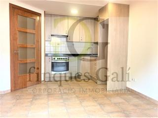 Appartement à Avià. Avià. vivienda bajos de 2 dormitorios con patio. el precio inclu