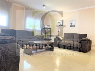 House in Castellgalí. Castellgalí  amplia y acogedora casa en venta castellgalí