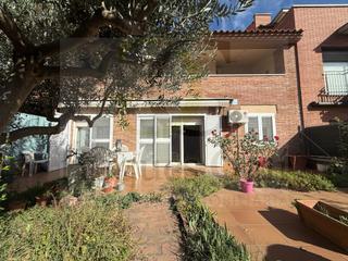 Casa a Sant Fruitós de Bages. Sant fruitós de bages  casa adosada de 5 habitaciones con jardín