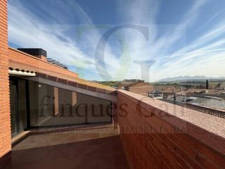Duplex in Carrer doctor lluís castells 3. Sant fruitós de bages  duplex de obra nueva de 5 habitaciones má