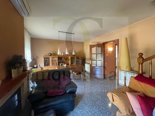 Maison  Avinguda catalunya. Casa unifamiliar adosada con 3 habitaciones, 2 suites, dos garaj