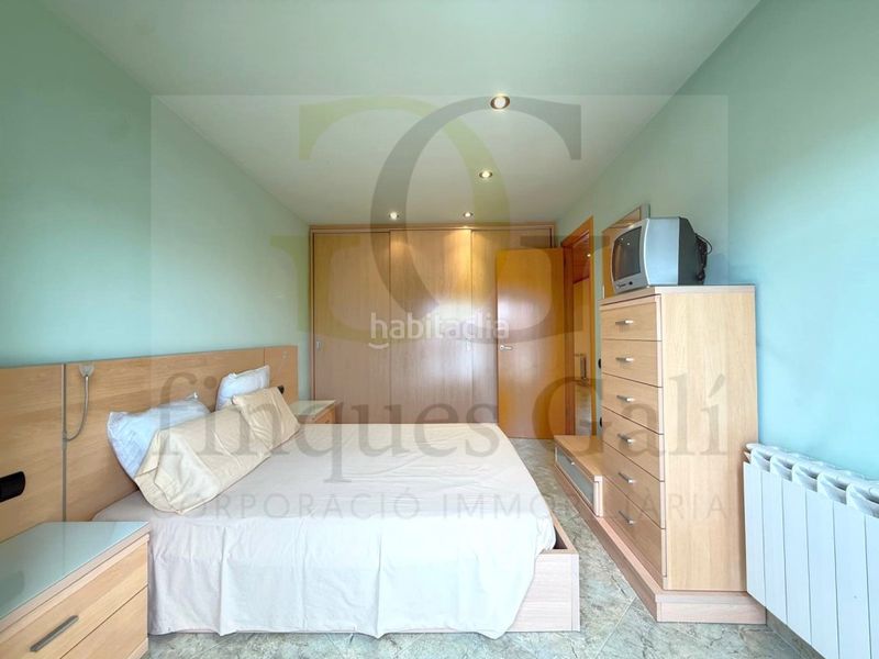 Foto 0fb701de-d24c-4f76-affa-38b93f9c7518. Casa  adosada de 6 habitaciones con jardín y garaje ideal para familias en el bosquet en Sant Fruitós de Bages