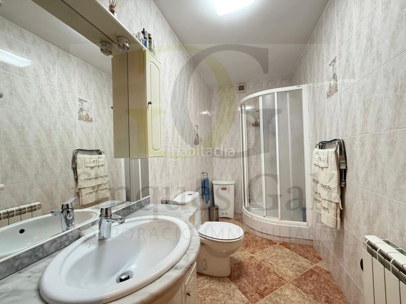 Foto 43083c22-a828-4b20-b285-73c2c5e5ef67. Casa  adosada de 6 habitaciones con jardín y garaje ideal para familias en el bosquet en Sant Fruitós de Bages