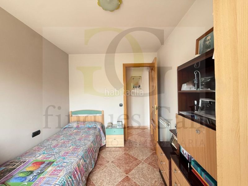 Foto c00add5f-c428-4354-bb21-6cd6d45b9634. Casa  adosada de 6 habitaciones con jardín y garaje ideal para familias en el bosquet en Sant Fruitós de Bages