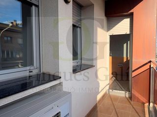 Pis  Calle roger de flor. Santpedor. piso de 3 habitaciones. balcón. ascensor. parquing y