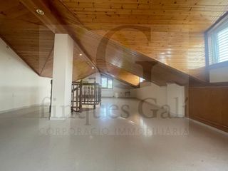 House in Castellnou de Bages. Castellnou de bages  casa con 6 habitaciones, 4 baños, párquing