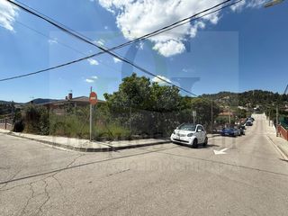 Terreny residencial  Calle mas, del. Castellgalí urbanización mas planoi. terreno esquinero para cons