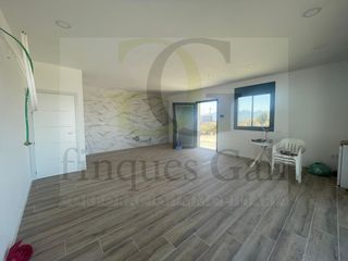 Haus  Calle isard. River park  casa a 4 vientos  3 habitaciones  2 baños