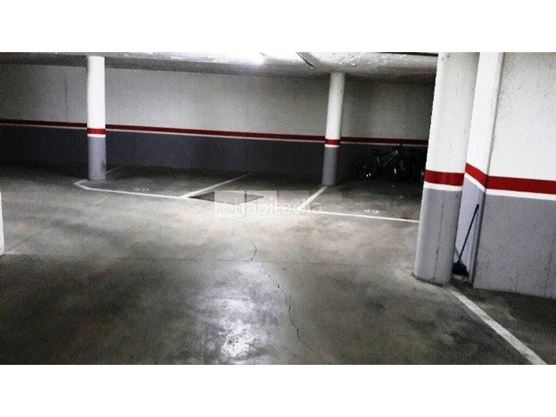 Foto c362413d-596a-415d-ba78-ca6f3dc54c4e. Car parking in Tona