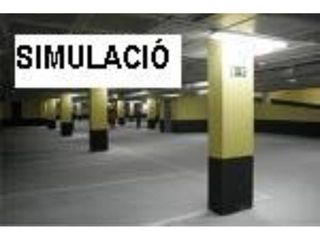 Parking coche en Tona