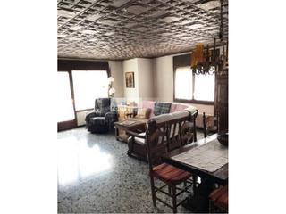 Etagenwohnung in Manlleu. Edifici en venta