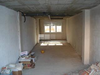 Local Comercial a Tona. Local comercial de nueva construcción en venta
