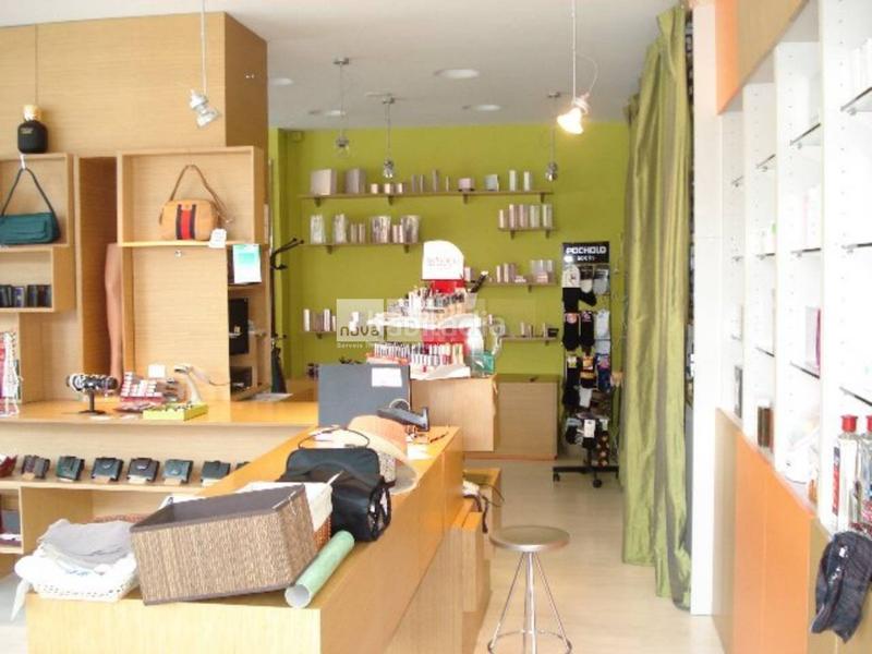 Foto c0a72774-4e2f-418e-a47f-3fd1fd1ecc81. Local comercial a Tona