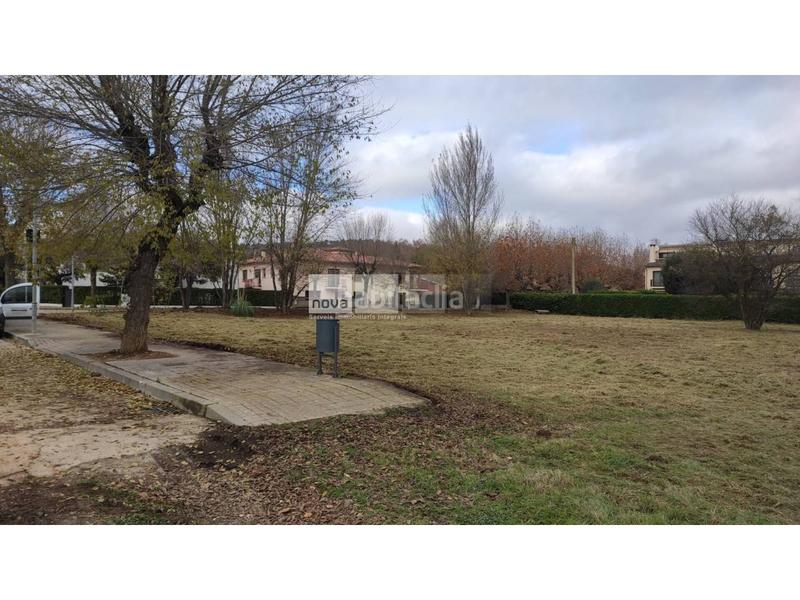 Foto c9913c6c-0632-41ba-be3a-6d133c281681. Terreny residencial a Tona