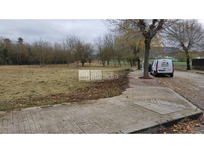 Foto ee7a1ada-947e-4290-93ee-15aa6cbc3689. Terreny residencial a Tona