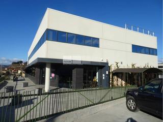 Nau industrial a Torelló. Nave comercial en venta en torelló