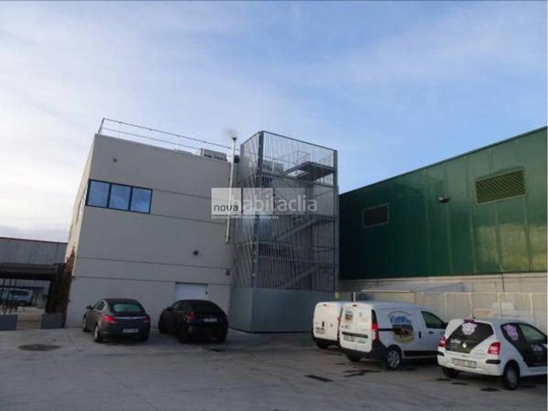 Foto b57bb41d-41e3-4460-b2cd-f78d421f8332. Capannone industriale in Torelló